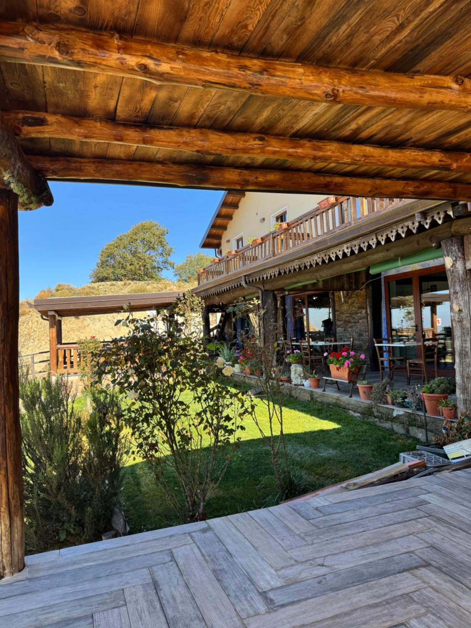 Bed and Breakfast Is Cubas Desulo Esterno foto