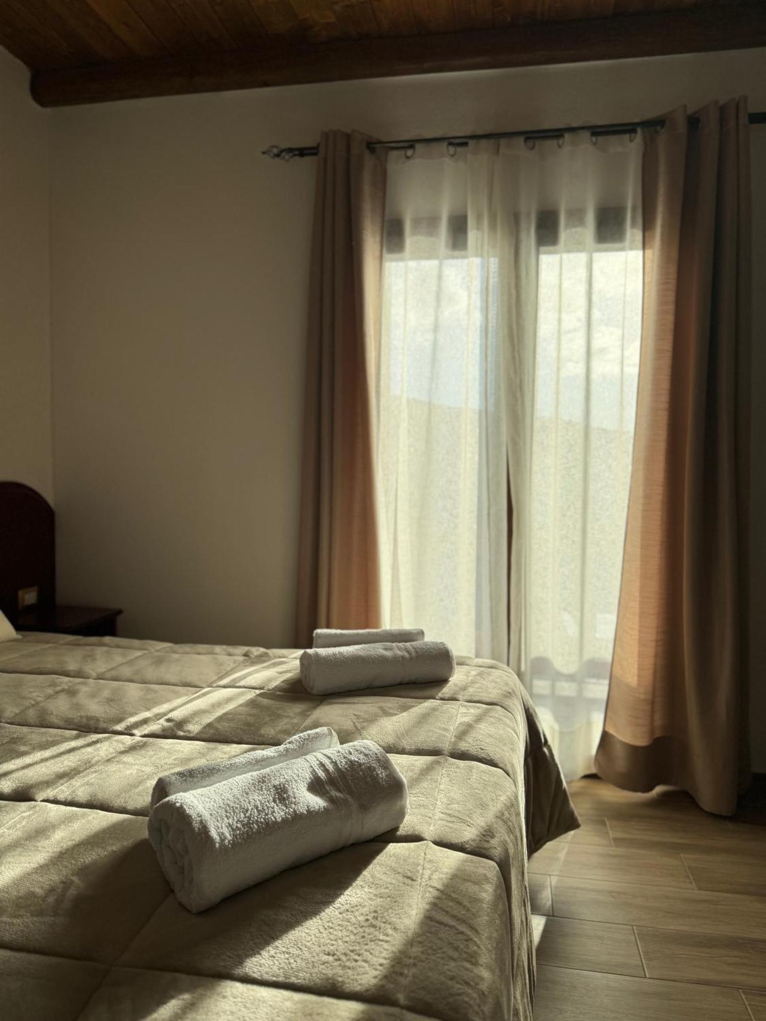 Bed and Breakfast Is Cubas Desulo Esterno foto