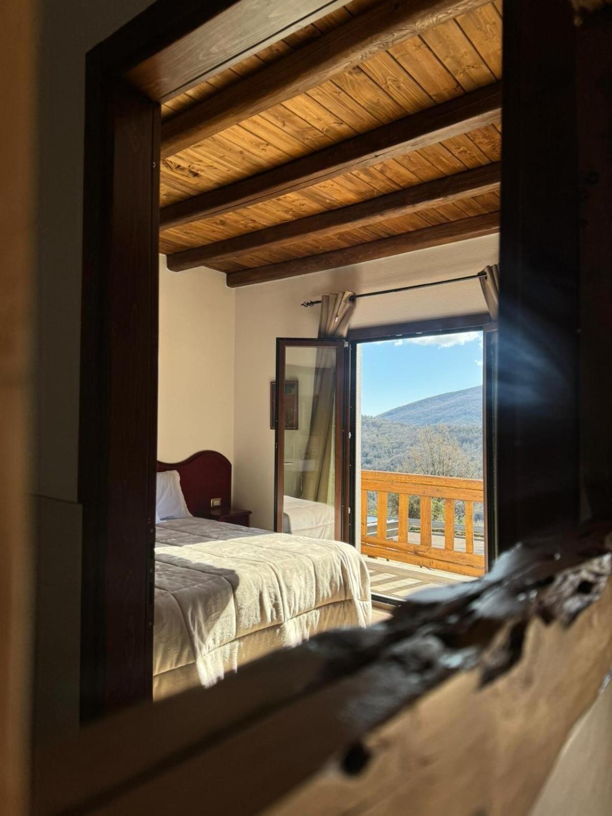 Bed and Breakfast Is Cubas Desulo Esterno foto