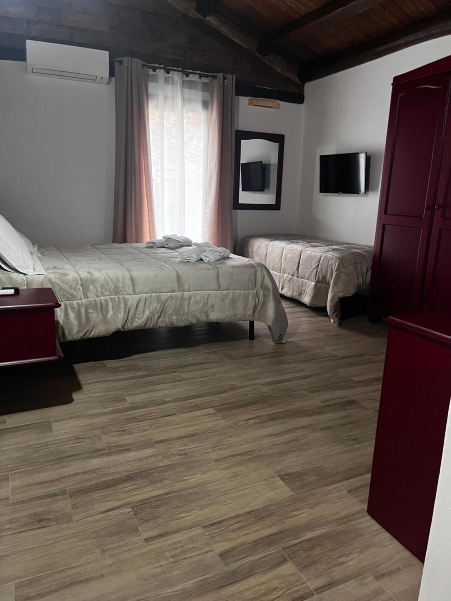 Bed and Breakfast Is Cubas Desulo Esterno foto