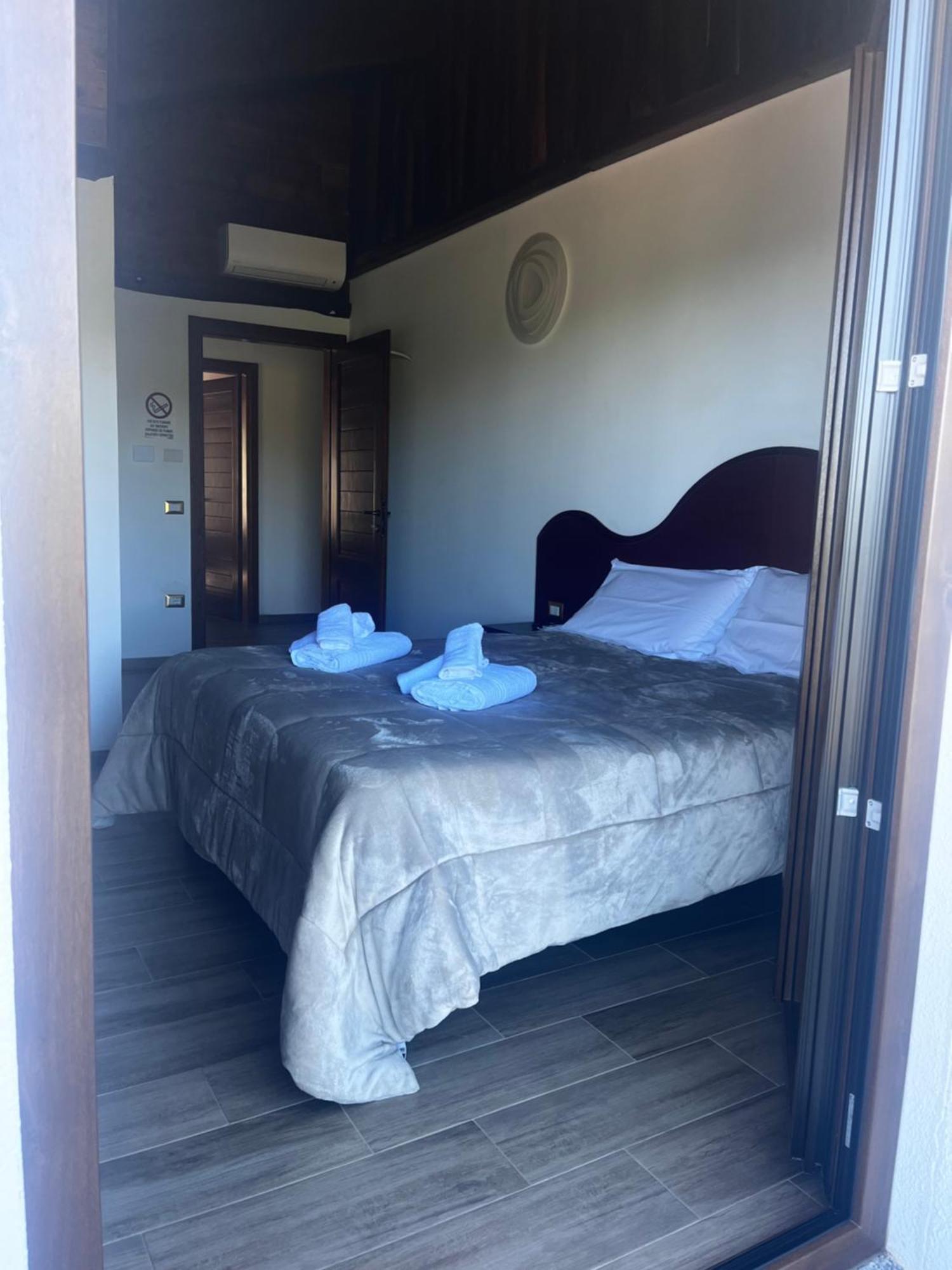 Bed and Breakfast Is Cubas Desulo Esterno foto